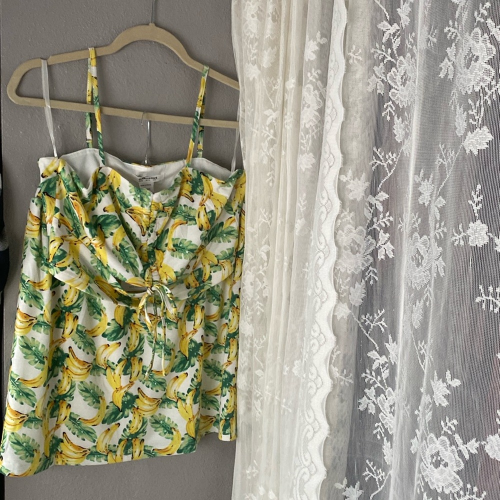 NWT GLAMOROUS Banana Print Set